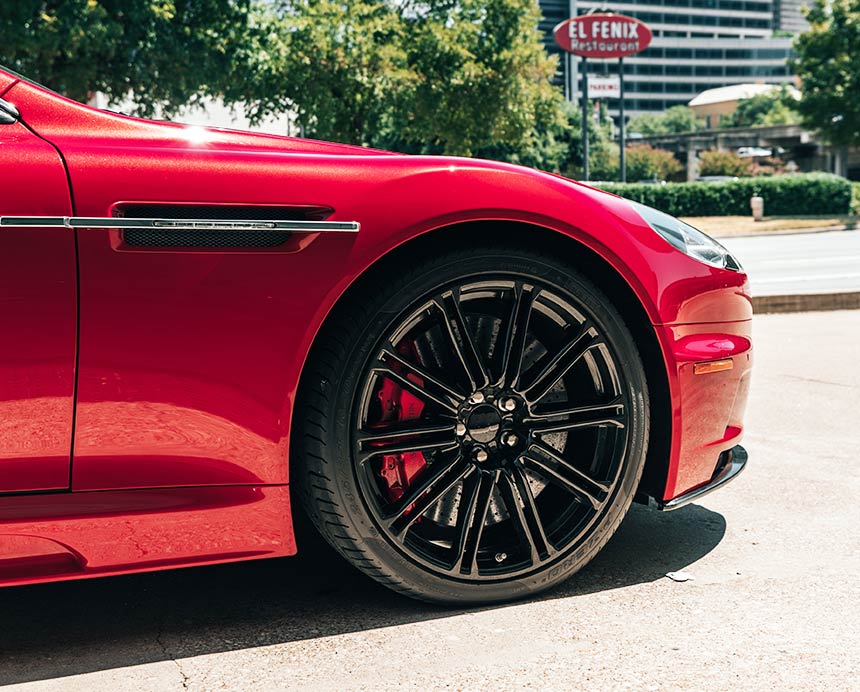 Aston Martin DB11 